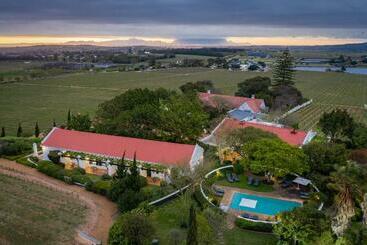 Eikendal Lodge
