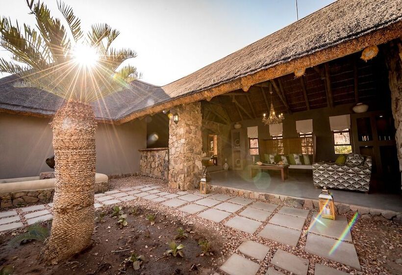 فندق Bushwa Game Lodge