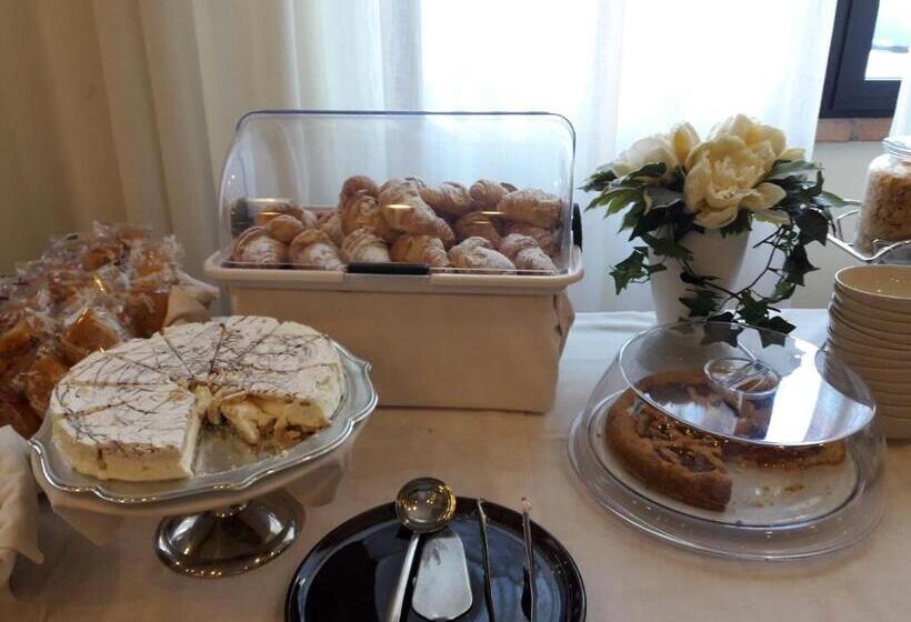 ホテル Stazione Sul Lago Di Iseo