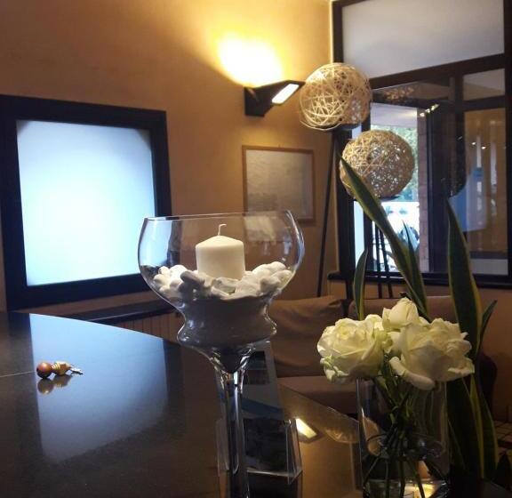 ホテル Stazione Sul Lago Di Iseo