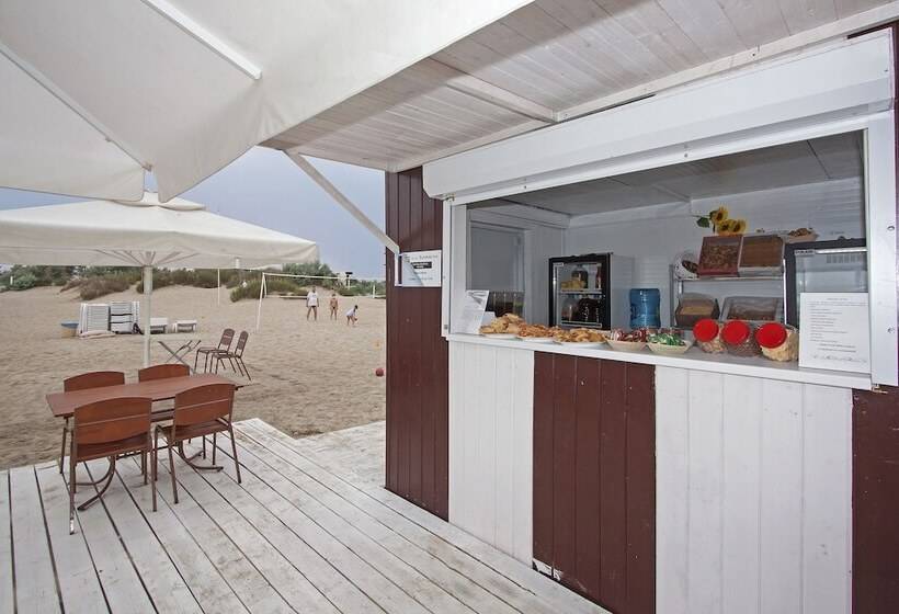 酒店 Sunmarinn Resort