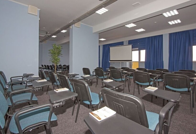 酒店 Sunmarinn Resort