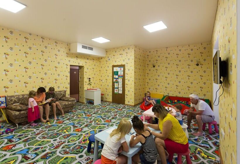 酒店 Sunmarinn Resort