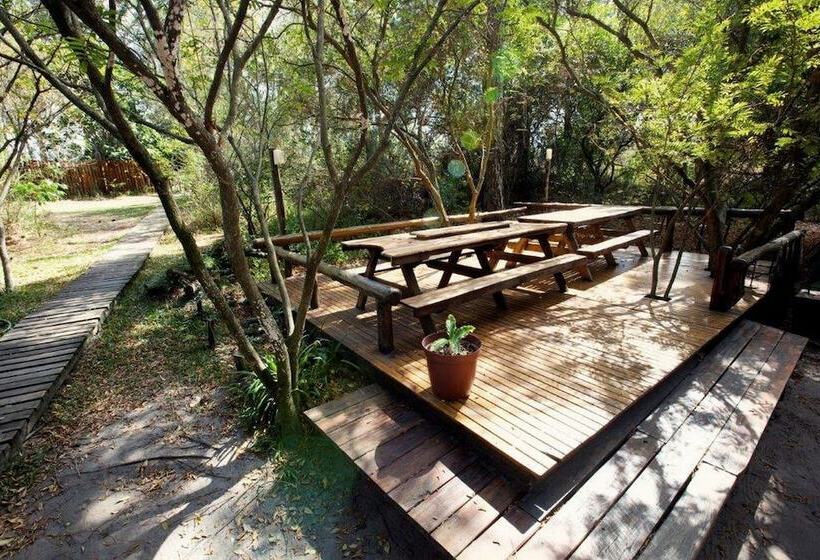 Отель Triton Dive Lodge