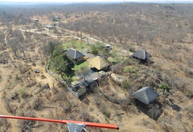 בית מלון כפרי Muweti Bush Lodge