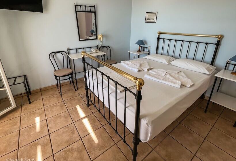 پانسیون Agnadi Syros Beachfront Studios & Rooms