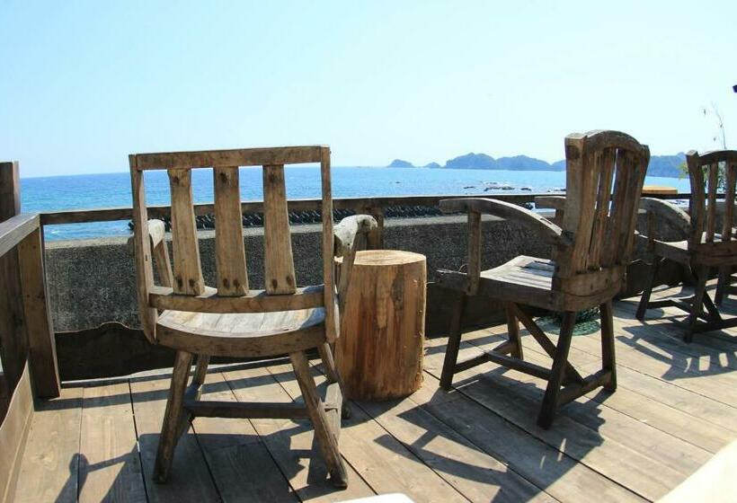 بنسيون Pavilionsurf&lodge
