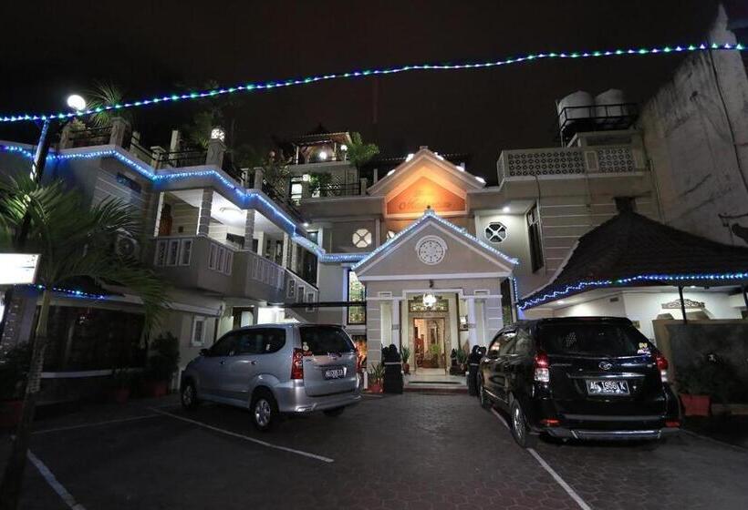 هتل Mataram Malioboro