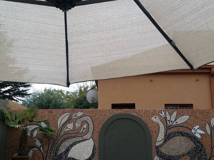 بنسيون Izimbali Lodge And Restaurant