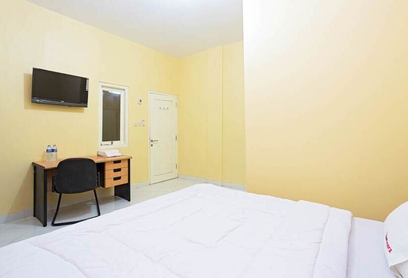 پانسیون Reddoorz Near Halim Perdanakusuma