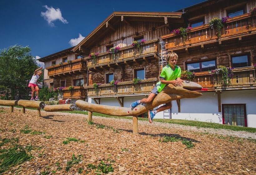Отель Basekamp Mountain Budget