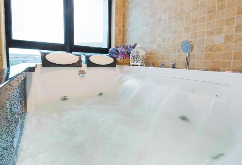 هتل Lavender Inn Usj