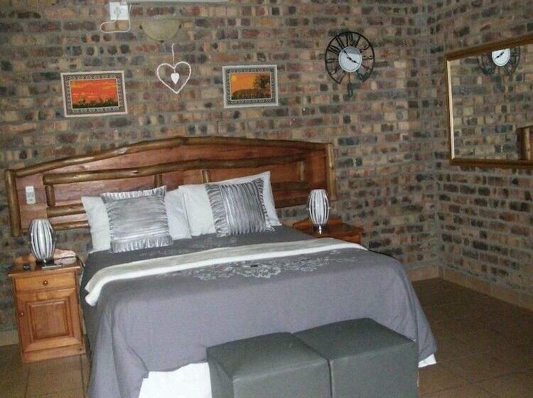 Отель Leisure Kruger Lodge
