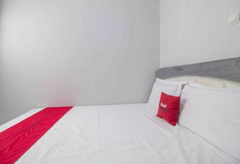 پانسیون Reddoorz @ Pondok Bambu