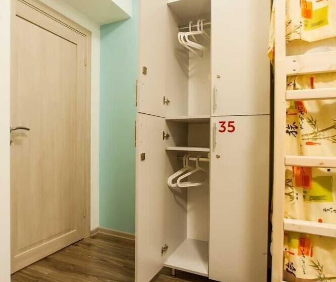 «very Center» Hostel