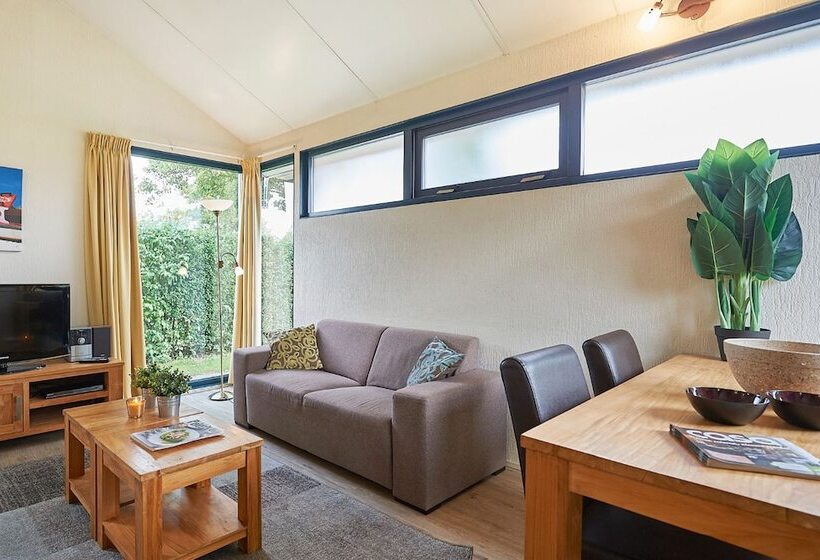 فندق Vakantiepark Hof Van Zeeland