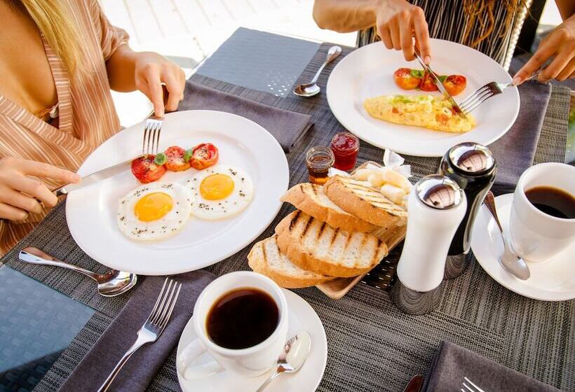 هتل Meridian Adventure Marina Club & Resort