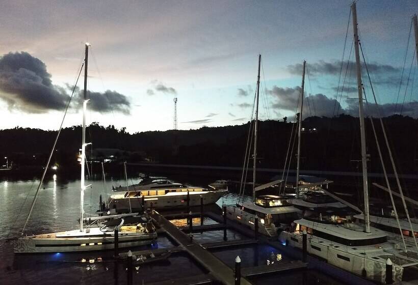 هتل Meridian Adventure Marina Club & Resort