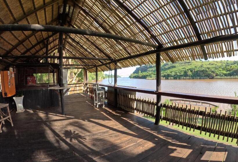 فندق Umtamvuna River Lodge