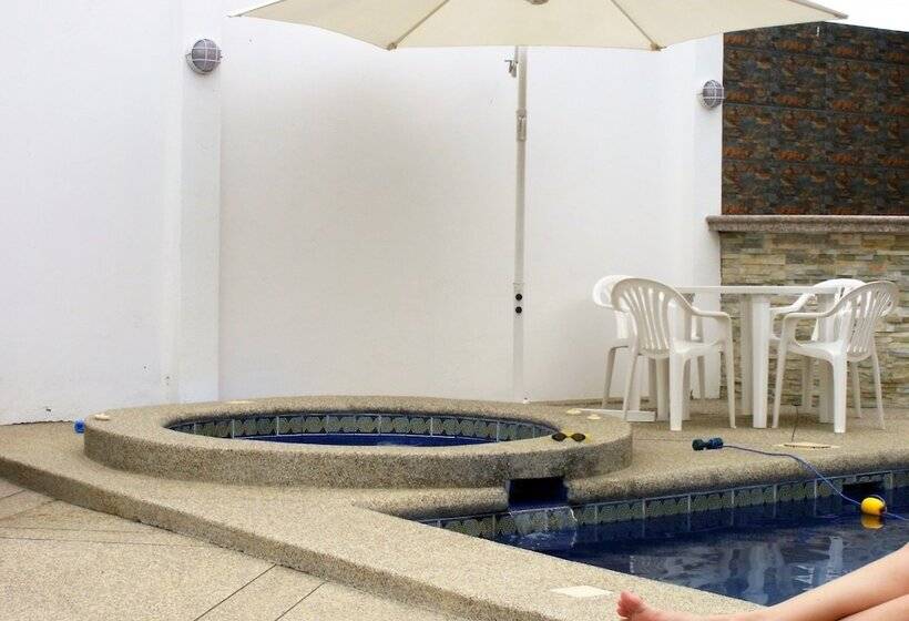 پانسیون Cesar's House Salinas