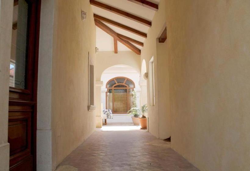 بنسيون Villa Pasis