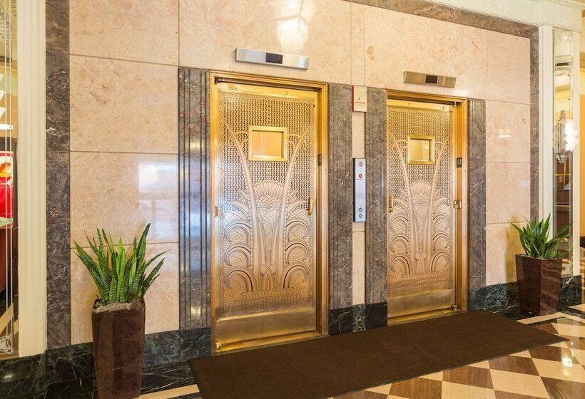 Ambassador Hotel Milwaukee, Trademark Collection By Wyndham