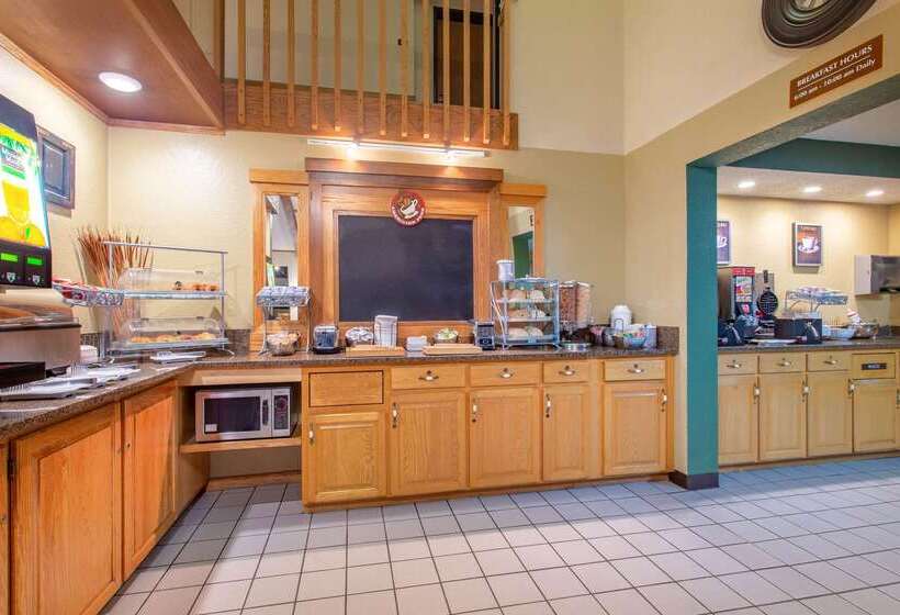 فندق Americinn By Wyndham Chippewa Falls