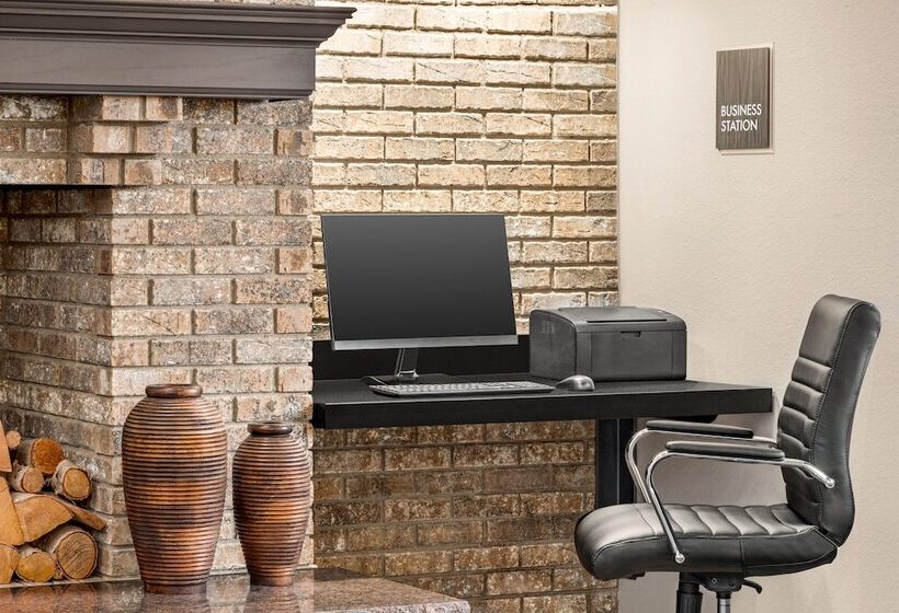 فندق Americinn By Wyndham Fergus Falls  Conference Center