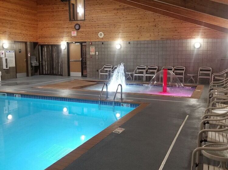 فندق Americinn By Wyndham Fergus Falls  Conference Center