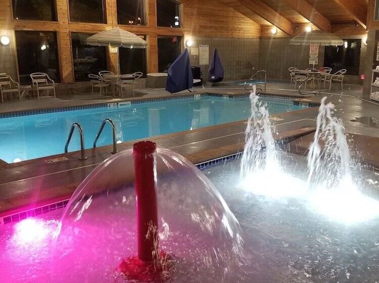 فندق Americinn By Wyndham Fergus Falls  Conference Center