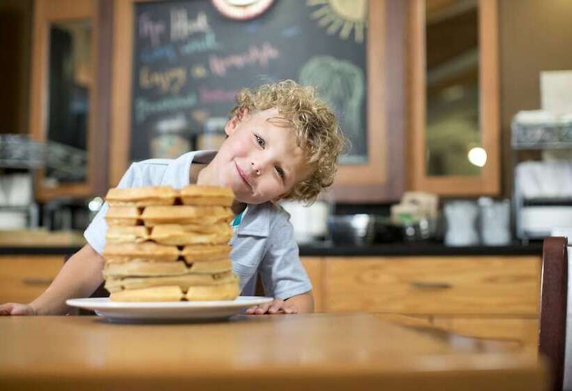 هتل Americinn By Wyndham Kearney