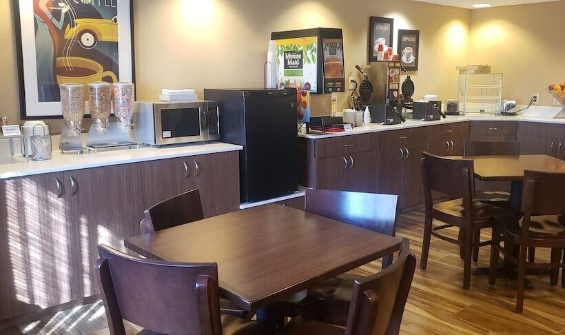 هتل Americinn By Wyndham Kearney