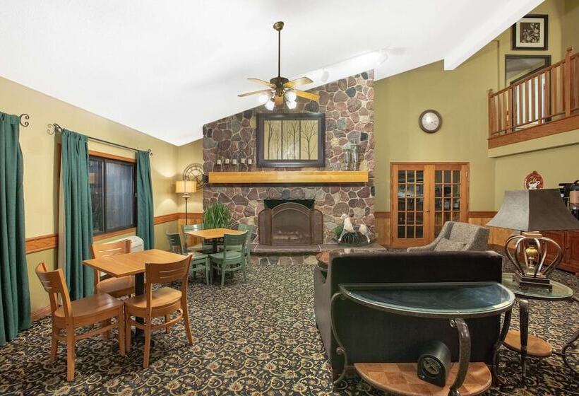 هتل Americinn By Wyndham Kearney