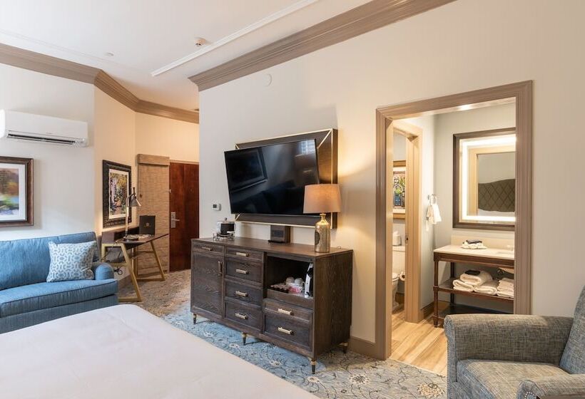 هتل Andrew Pinckney Inn