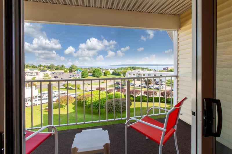 فندق Apple Tree Inn; Surestay Collection By Best Western