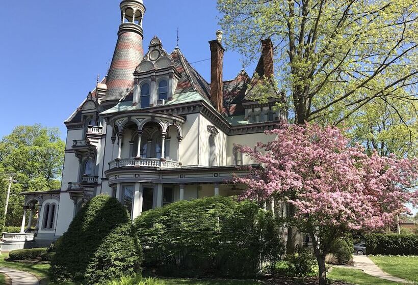 هتل Batcheller Mansion Inn