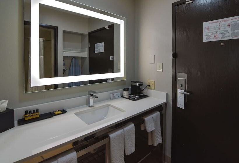 Best Western Plus Lafayette Hotel University Area