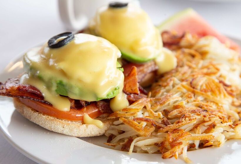 هتل Coast Burbank