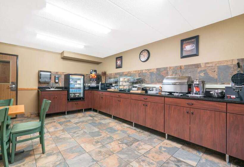 فندق Days Inn & Suites By Wyndham Baxter Brainerd Area