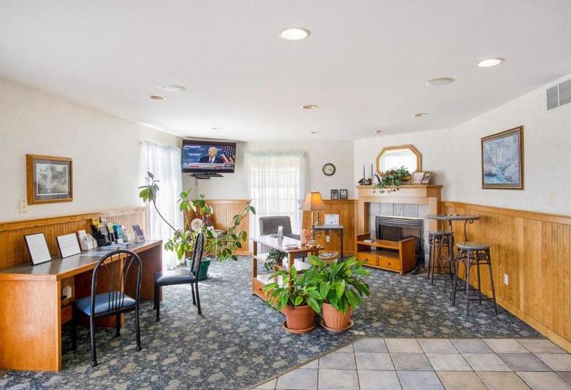 בית מלון כפרי Econo Lodge Inn & Suites Lake of the Ozarks