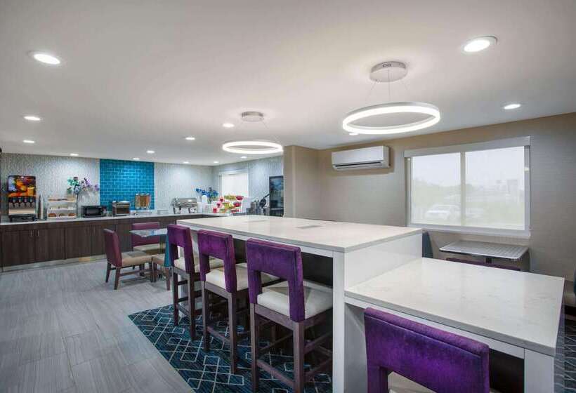 هتل La Quinta Inn By Wyndham Roanoke Salem