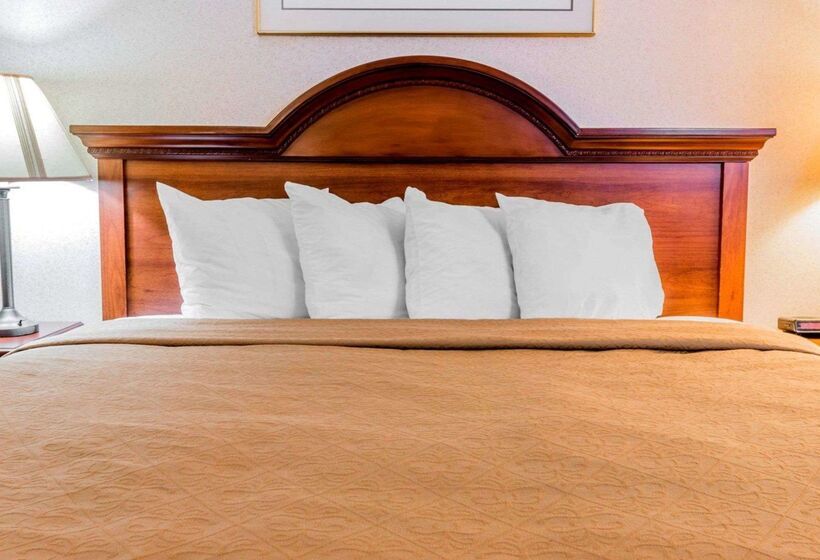 هتل Quality Inn Grand Rapids North