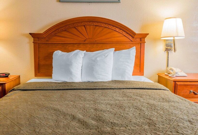 هتل Quality Inn Grand Rapids North