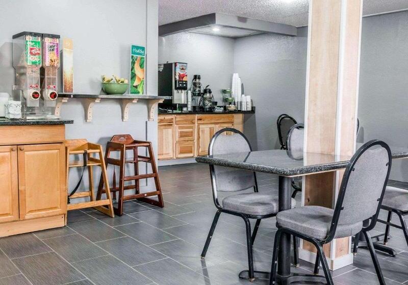 هتل Quality Inn Grand Rapids North