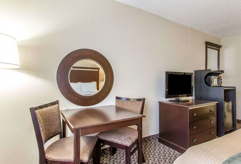 Отель Quality Inn Macomb Near University Area