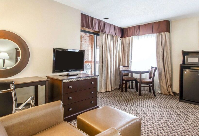 Отель Quality Inn Macomb Near University Area