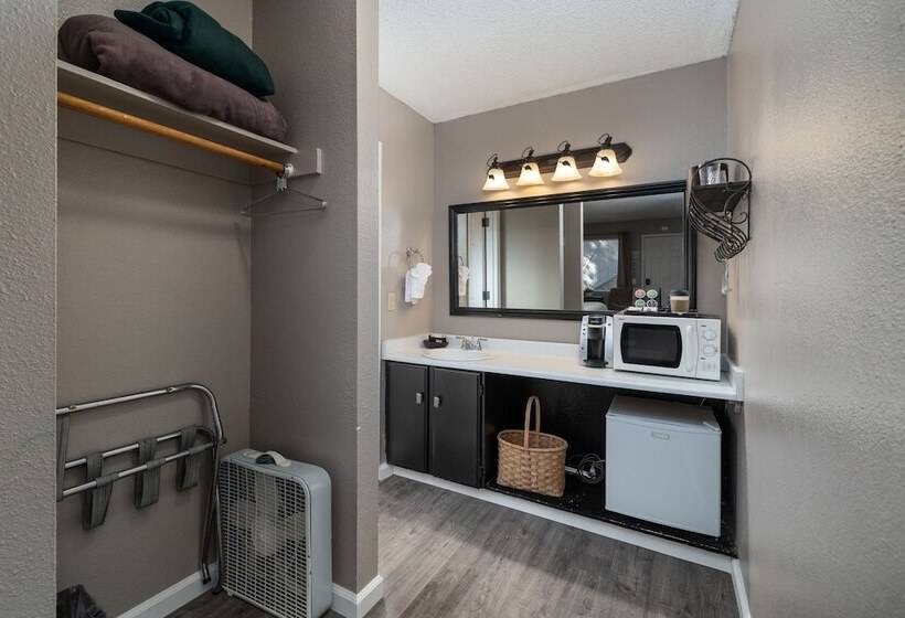 בית מלון כפרי The Alder Inn