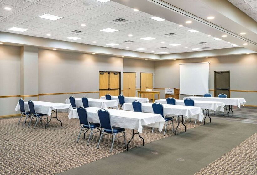 فندق على الطريق Americinn By Wyndham Aberdeen  Event Center