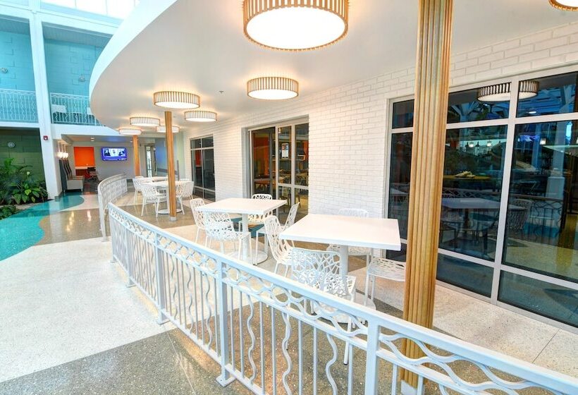 Oasis Hotel & Conv. Center, Ascend Hotel Collection