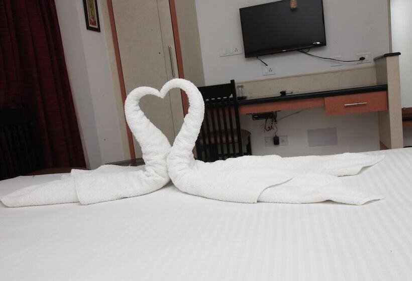 호텔 Karpagam International